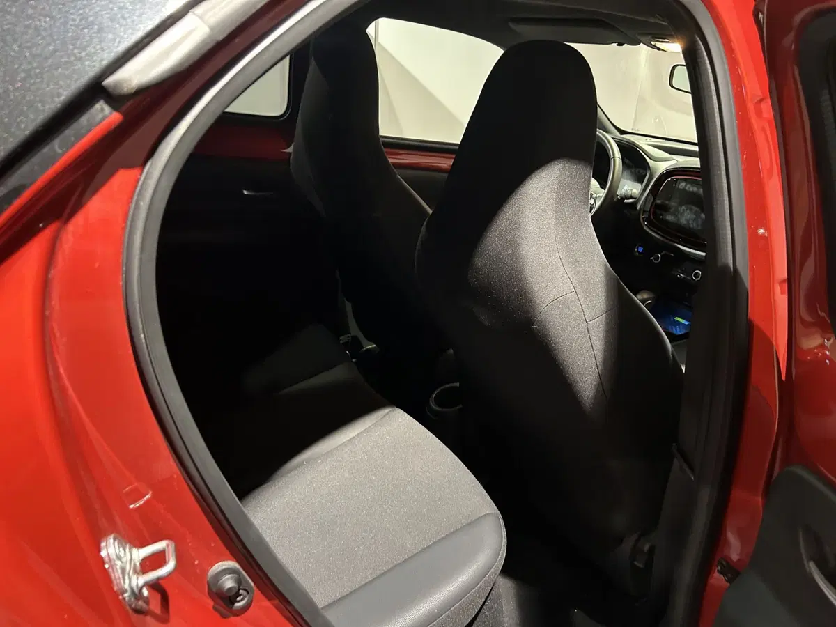 Toyota Aygo X usata a Milano (13)
