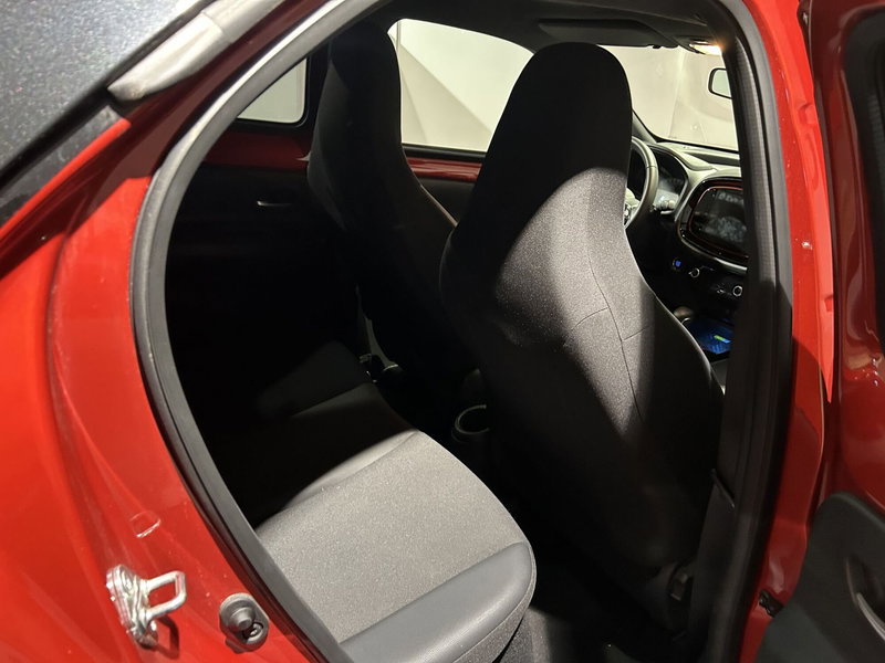 Toyota Aygo X usata a Milano (13)