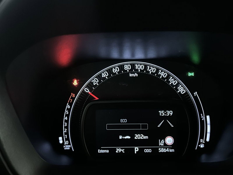 Toyota Aygo X usata a Milano (9)
