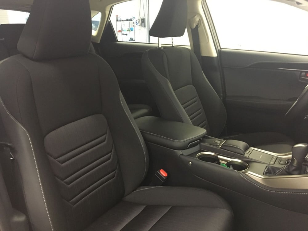 Lexus NX usata a Cremona (13)