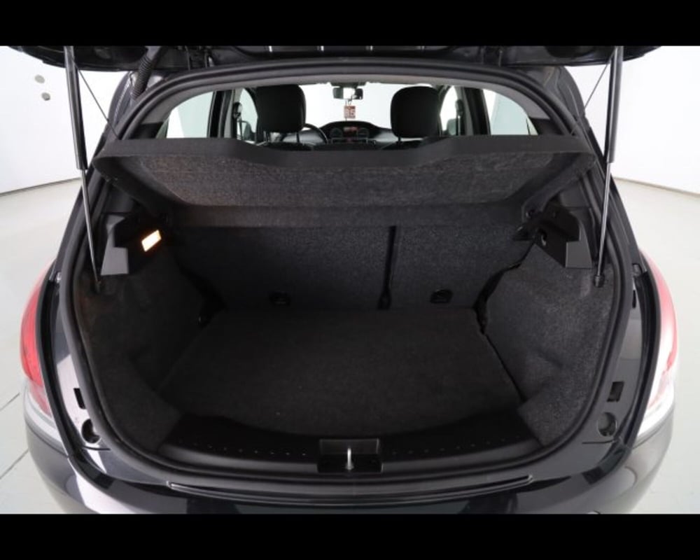 Lancia Ypsilon usata a Bologna (14)