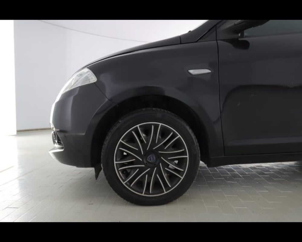 Lancia Ypsilon usata a Bologna (15)
