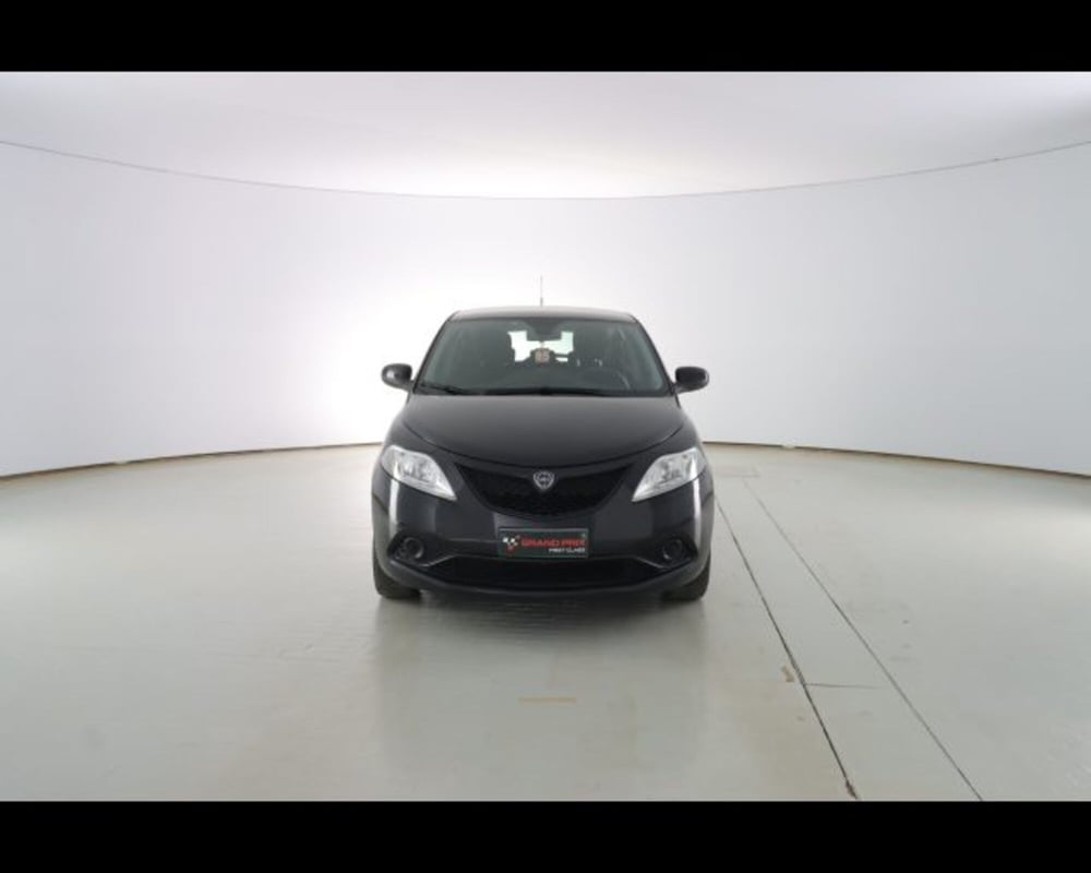 Lancia Ypsilon usata a Bologna (2)