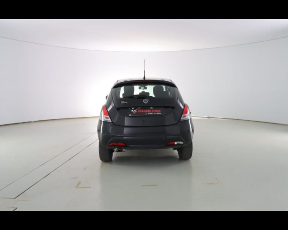 Lancia Ypsilon usata a Bologna (6)