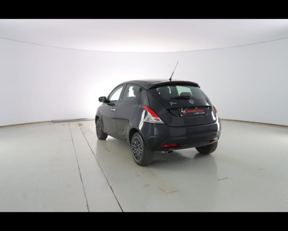Lancia Ypsilon usata a Bologna (7)