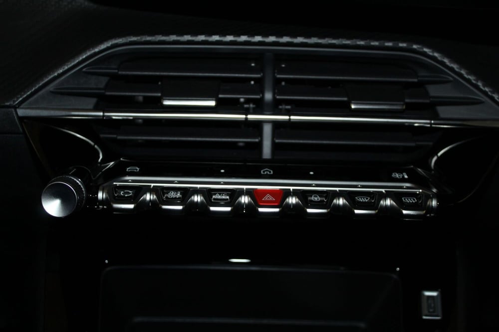 Peugeot 208 usata a Cremona (13)