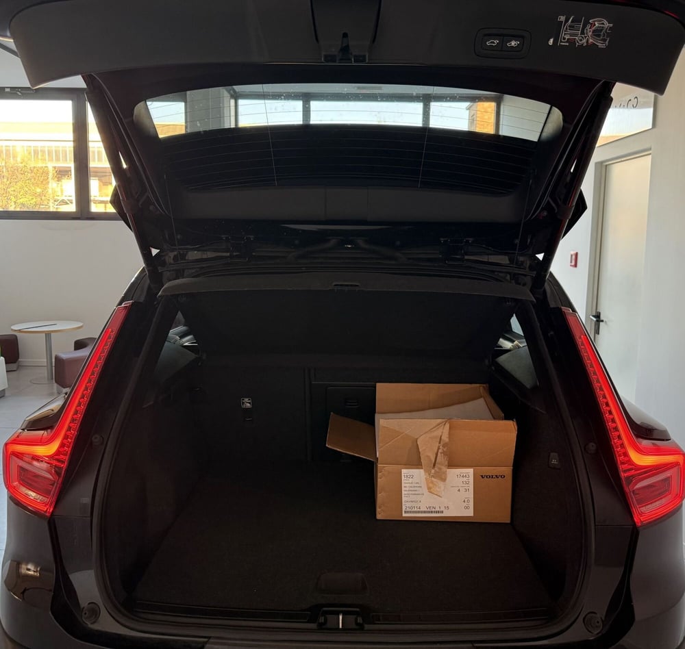 Volvo XC40 usata a Parma (9)