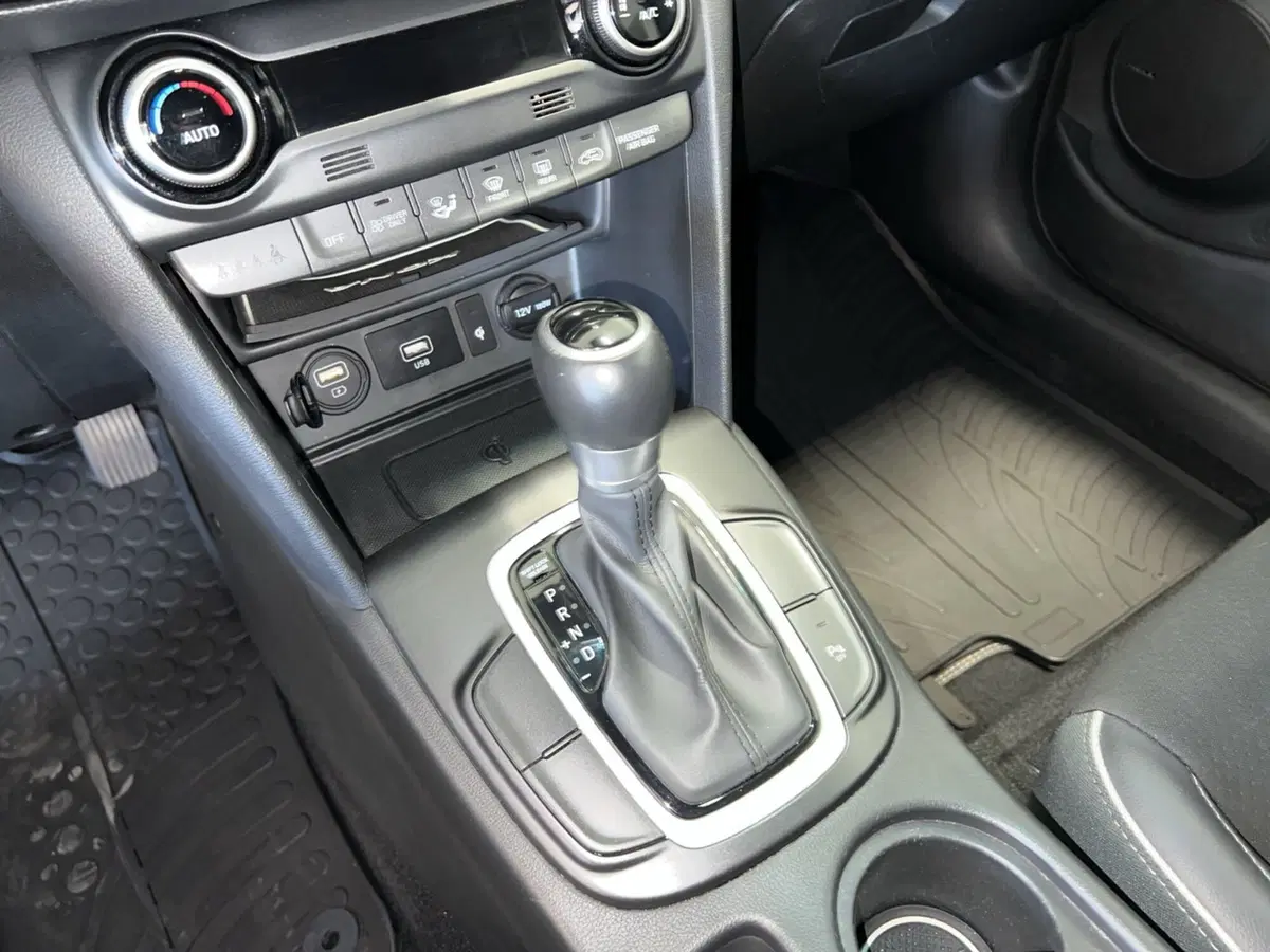 Hyundai Kona usata a Pisa (13)