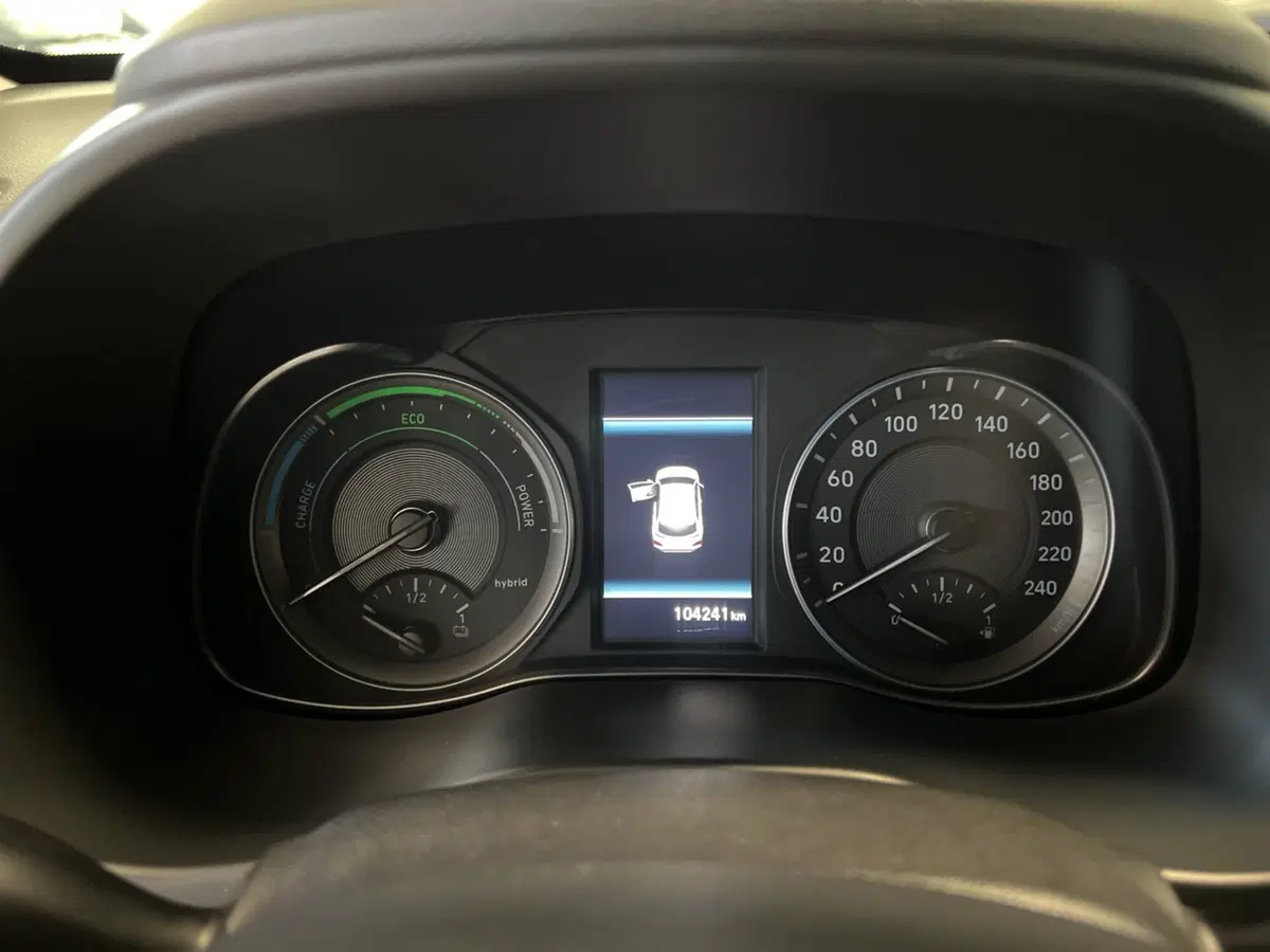 Hyundai Kona usata a Pisa (14)
