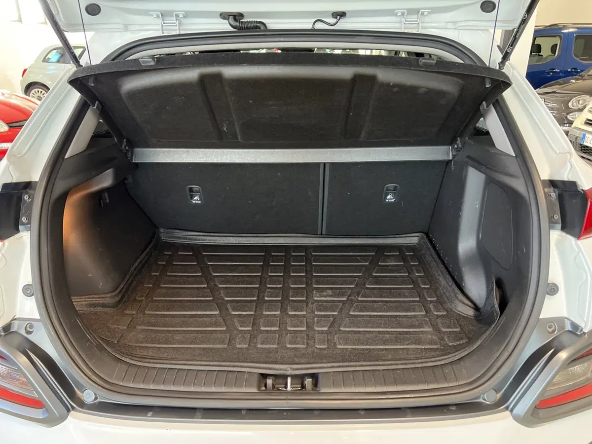 Hyundai Kona usata a Pisa (18)
