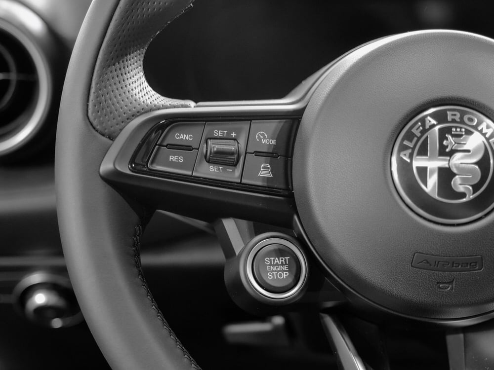 Alfa Romeo Tonale nuova a Prato (8)