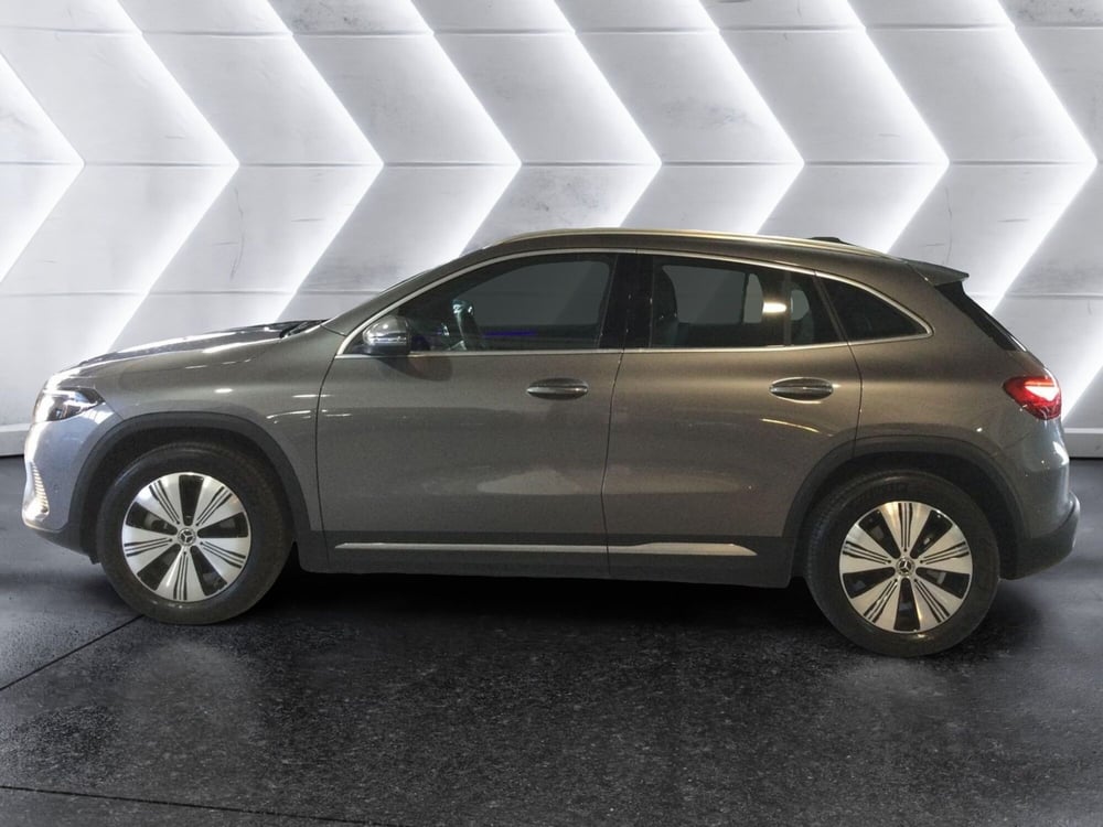Mercedes-Benz EQA usata a Salerno (4)