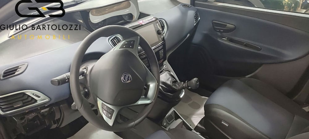 Lancia Ypsilon usata a Prato (10)