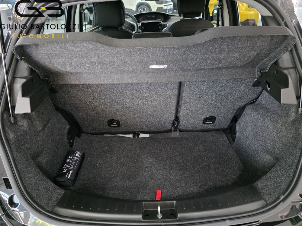 Lancia Ypsilon usata a Prato (18)