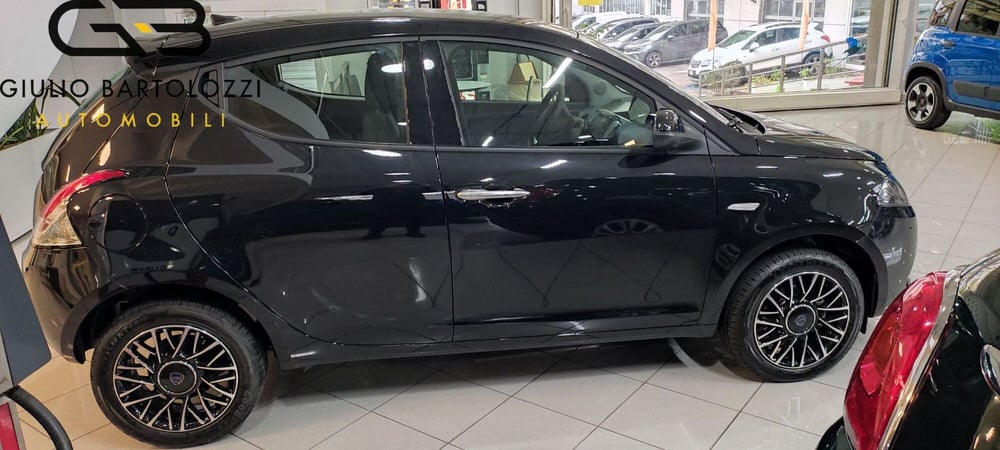 Lancia Ypsilon usata a Prato (4)
