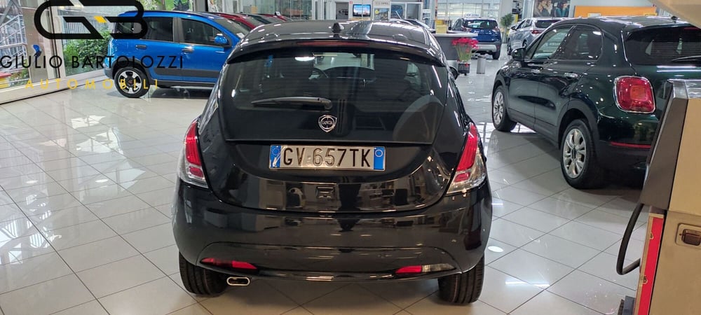 Lancia Ypsilon usata a Prato (5)