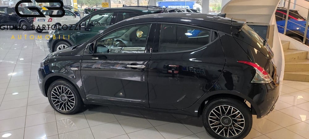 Lancia Ypsilon usata a Prato (6)