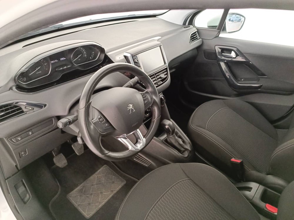 Peugeot 208 usata a Treviso (10)