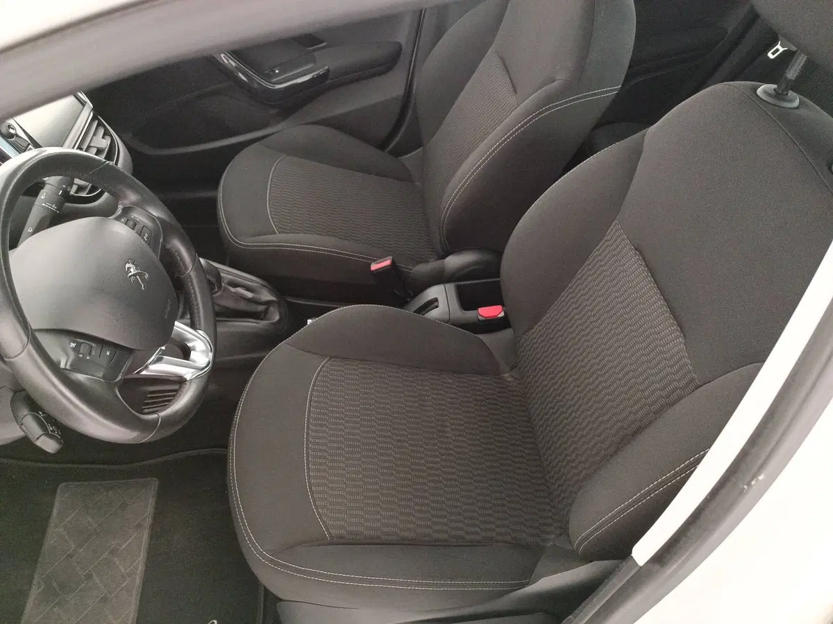 Peugeot 208 usata a Treviso (11)