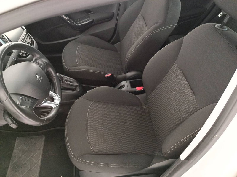 Peugeot 208 usata a Treviso (11)