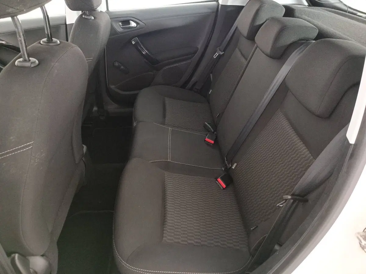 Peugeot 208 usata a Treviso (12)