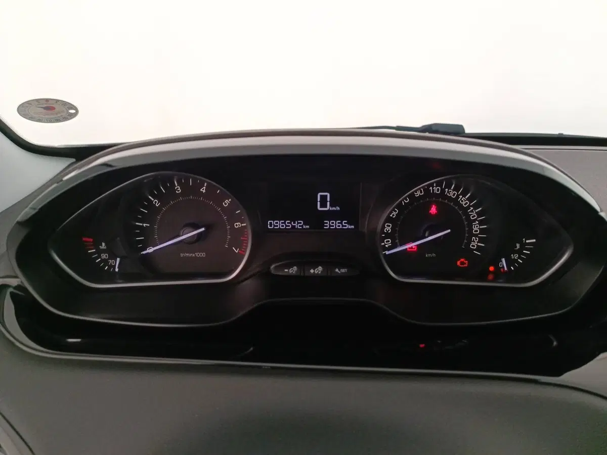 Peugeot 208 usata a Treviso (14)
