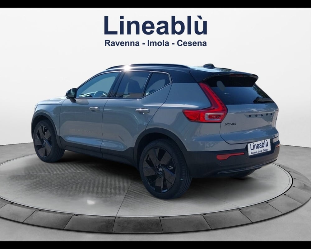 Volvo XC40 nuova a Bologna (3)