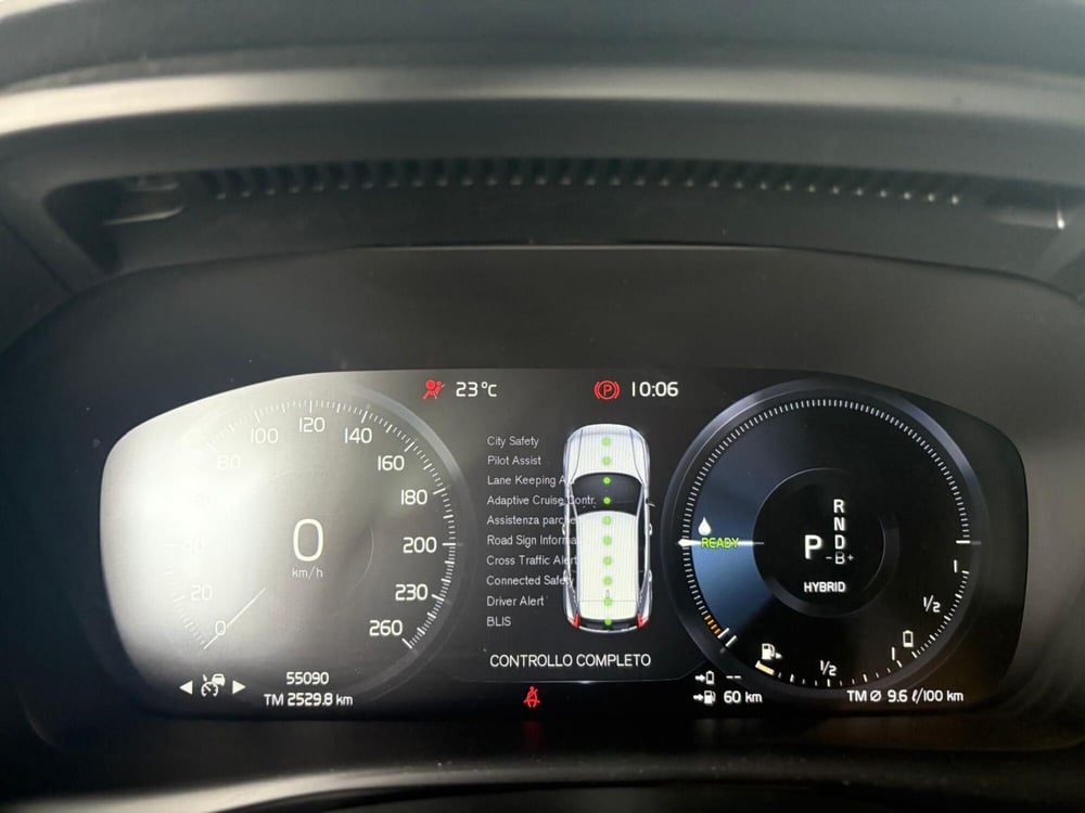 Volvo XC40 usata a Monza e Brianza (8)