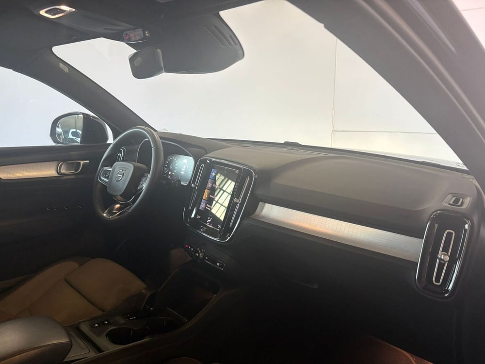 Volvo XC40 usata a Monza e Brianza (15)