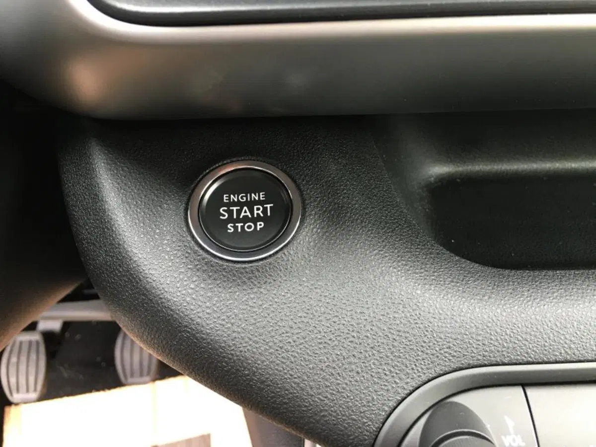 Jeep Avenger nuova a Cuneo (14)