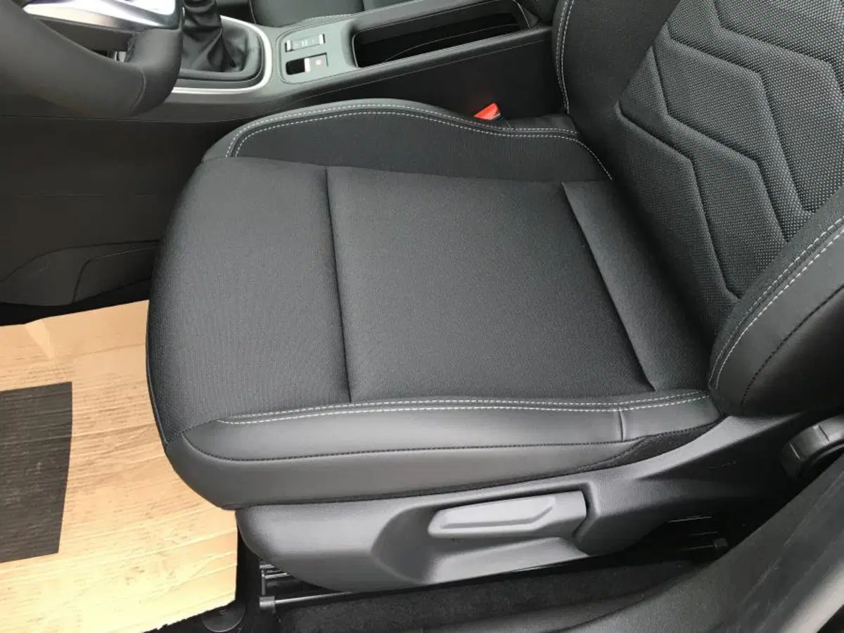 Jeep Avenger nuova a Cuneo (16)