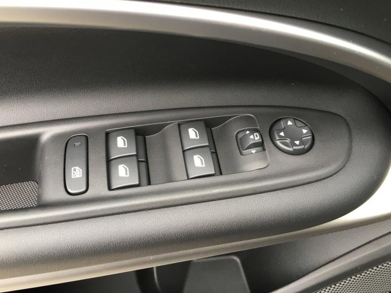 Jeep Avenger nuova a Cuneo (17)