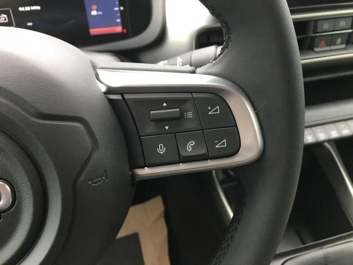 Jeep Avenger nuova a Cuneo (18)