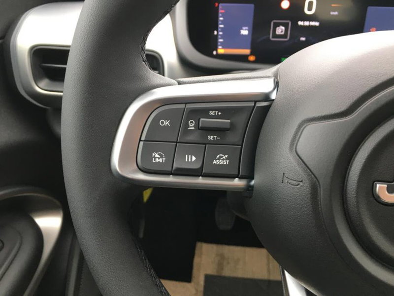 Jeep Avenger nuova a Cuneo (19)