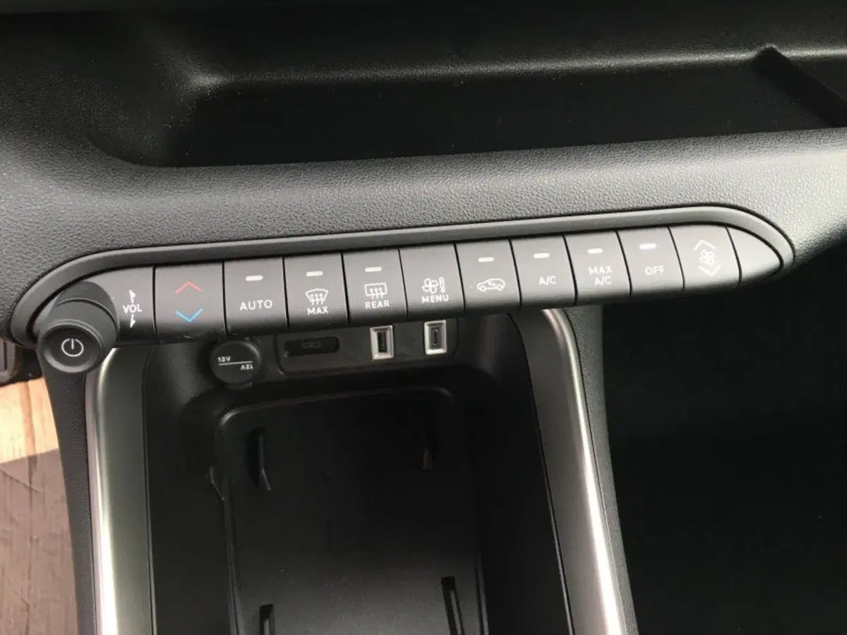 Jeep Avenger nuova a Cuneo (18)