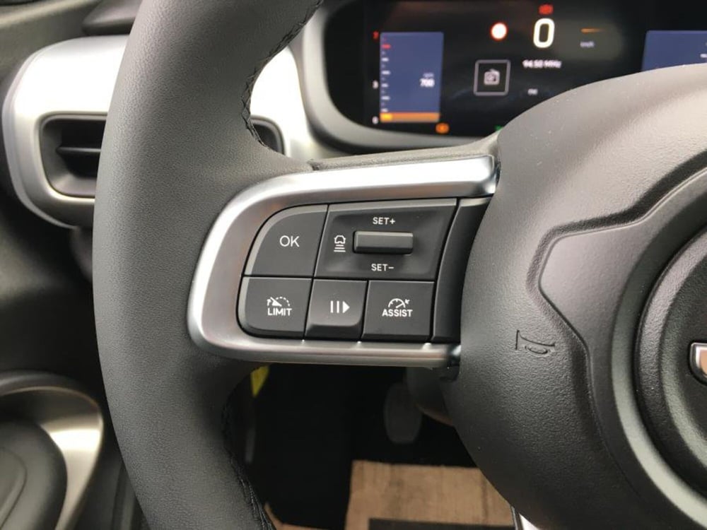 Jeep Avenger nuova a Cuneo (18)