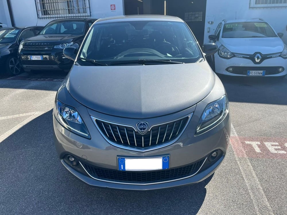 Lancia Ypsilon usata a Lucca (2)