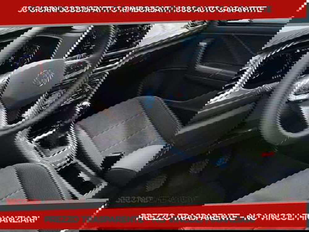 Volkswagen T-Roc nuova a Chieti (9)