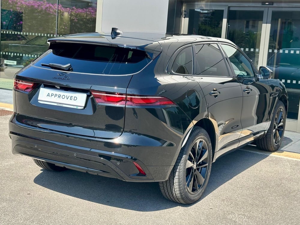 Jaguar F-Pace nuova a Bari (2)
