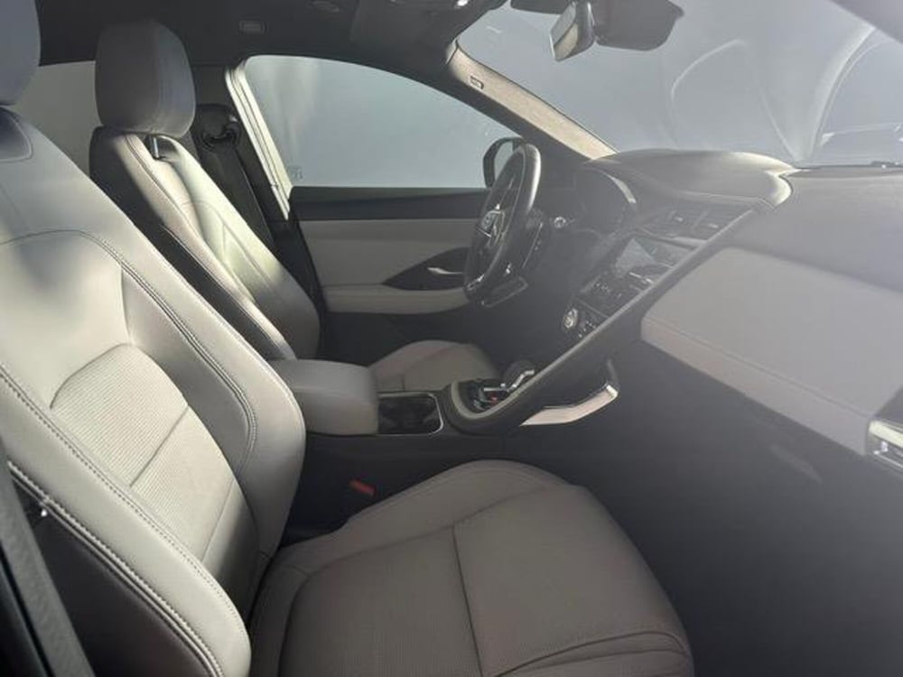 Jaguar E-Pace usata a Venezia (5)