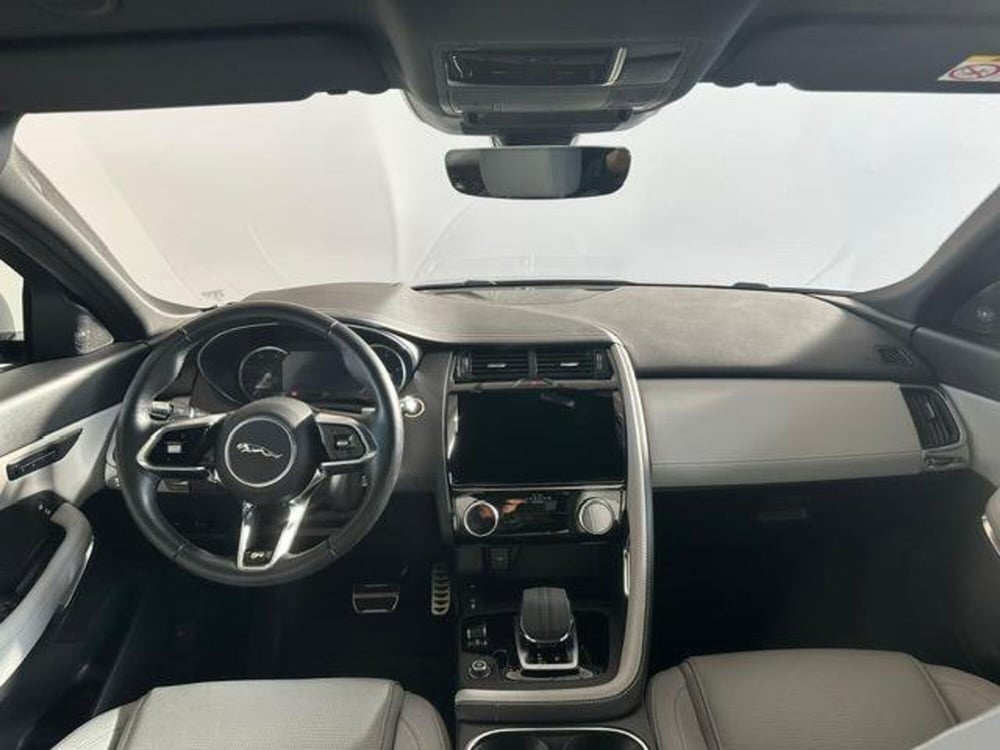 Jaguar E-Pace usata a Venezia (8)