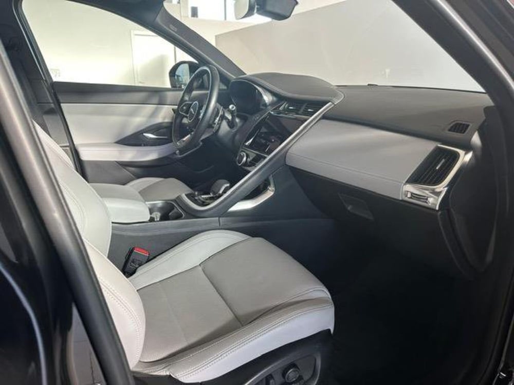 Jaguar E-Pace usata a Venezia (9)