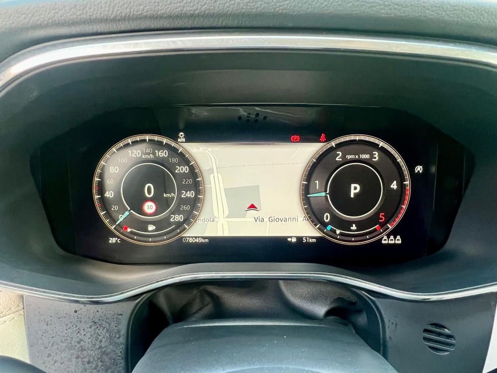 Jaguar F-Pace usata a Bari (10)
