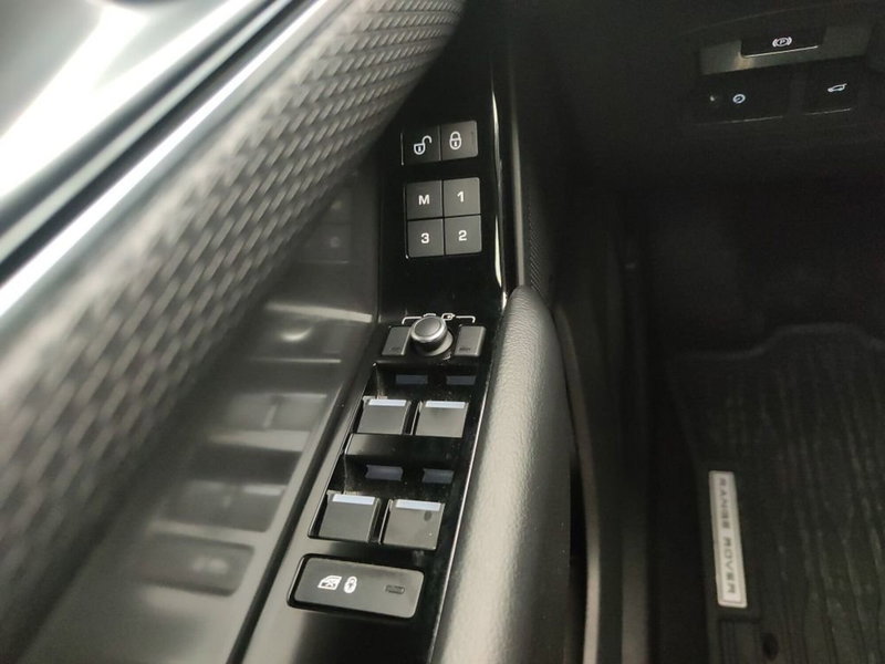 Land Rover Range Rover Velar usata a Ragusa (17)