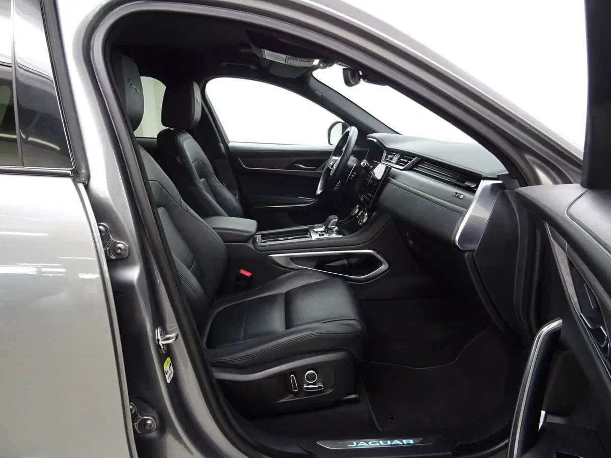 Jaguar F-Pace usata a Como (3)