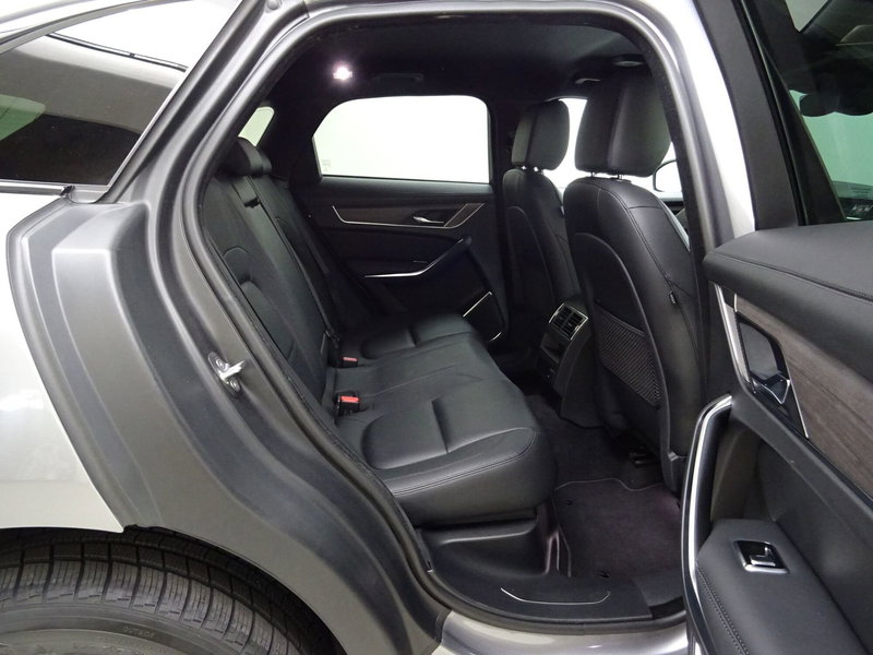 Jaguar F-Pace usata a Como (5)