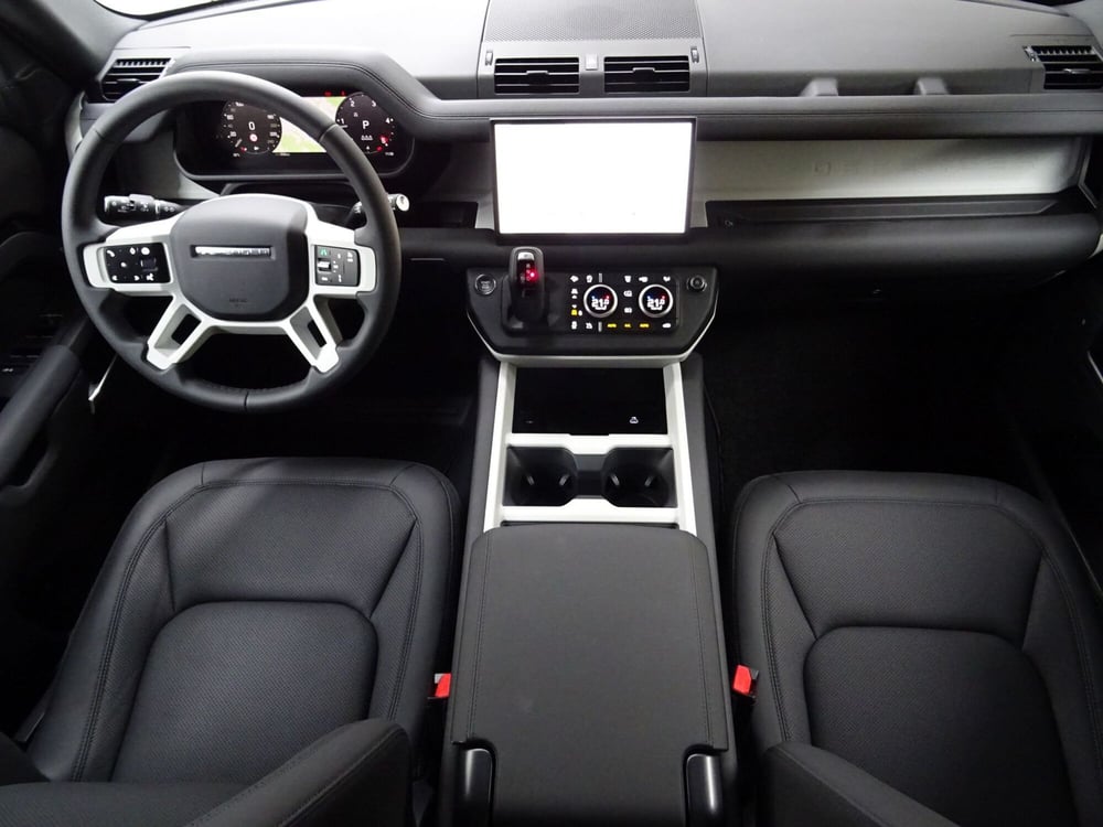 Land Rover Defender usata a Como (4)