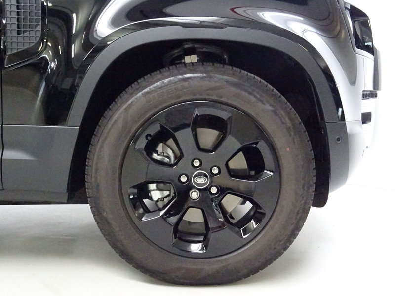 Land Rover Defender usata a Como (9)