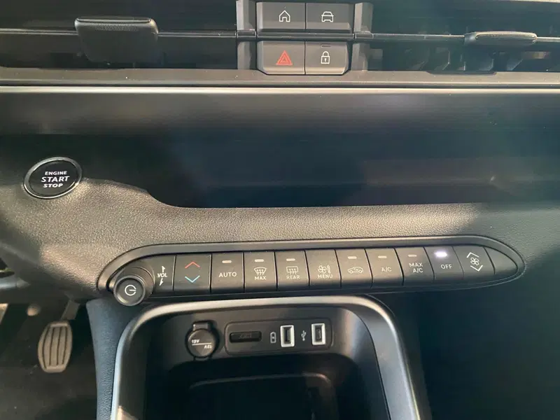 Jeep Avenger nuova a Milano (14)