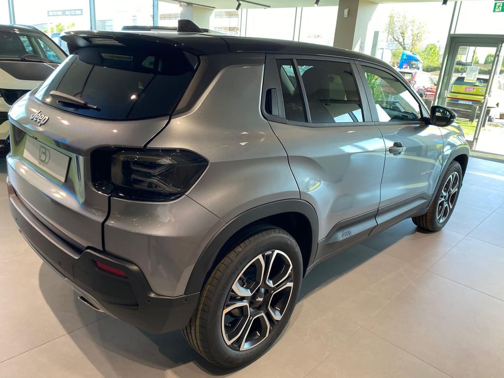 Jeep Avenger nuova a Milano (5)